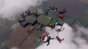Украинские парашютисты установили новый национальный рекорд в категории «Большие формации»
