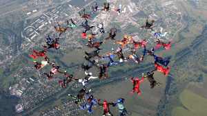 87 парашютисток со всего мира стали рекордсменками на аэродроме «Коротич» в Харькове